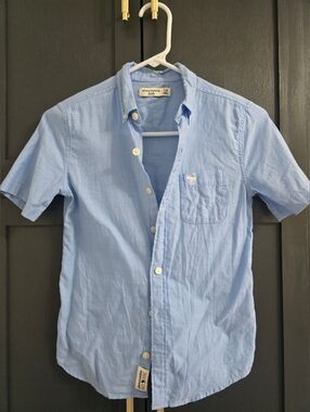 Abercrombie Kids Light Blue Short-Sleeve Button-Down Shirt